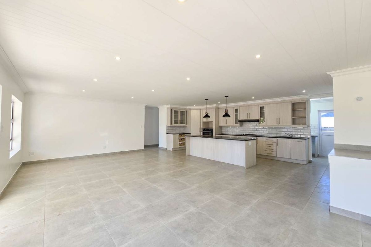 Newly built - Modern family home for sale in Stilbaai-Wes. - Photo 3