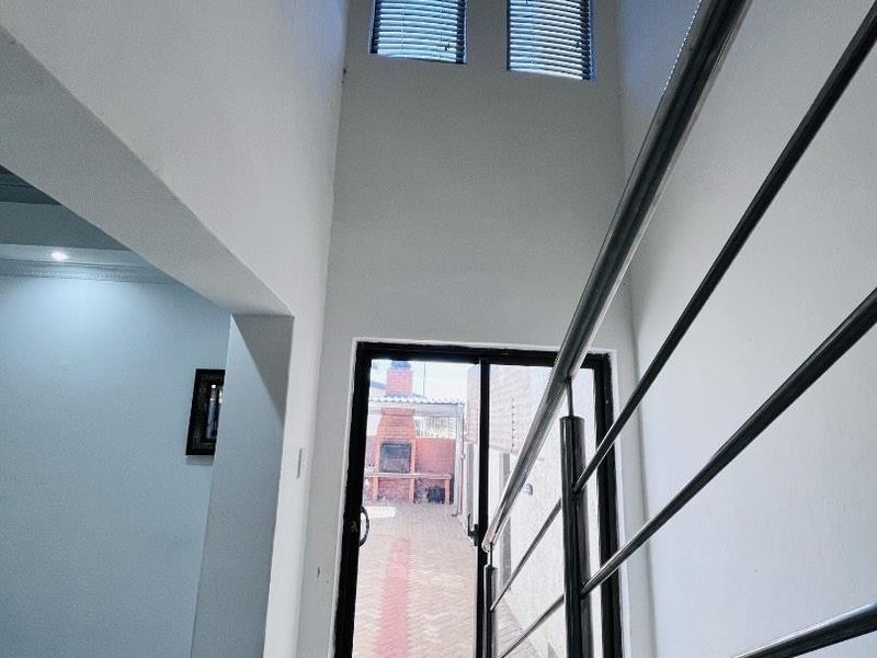 Modern 5-Bedroom Double-Storey Home For Sale in Cimbebasia | N$2,550,000 - Photo 7
