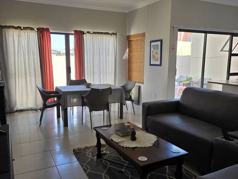 2 Bedroom duplex townhouse. - Photo 2