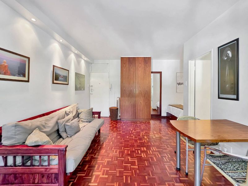 Charming Studio Apartment in St Martini Gardens - Photo 8