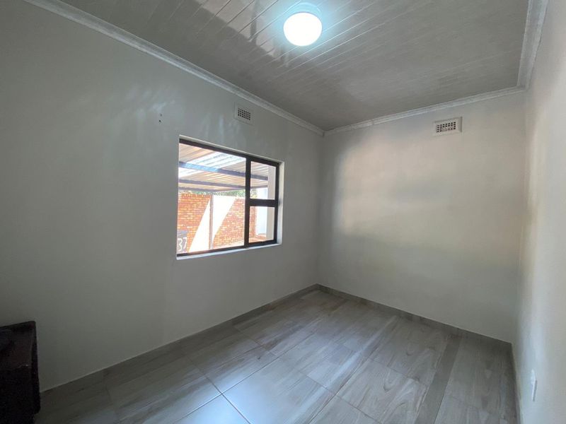 1 Bedroom in commune - Shared Living - Photo 8