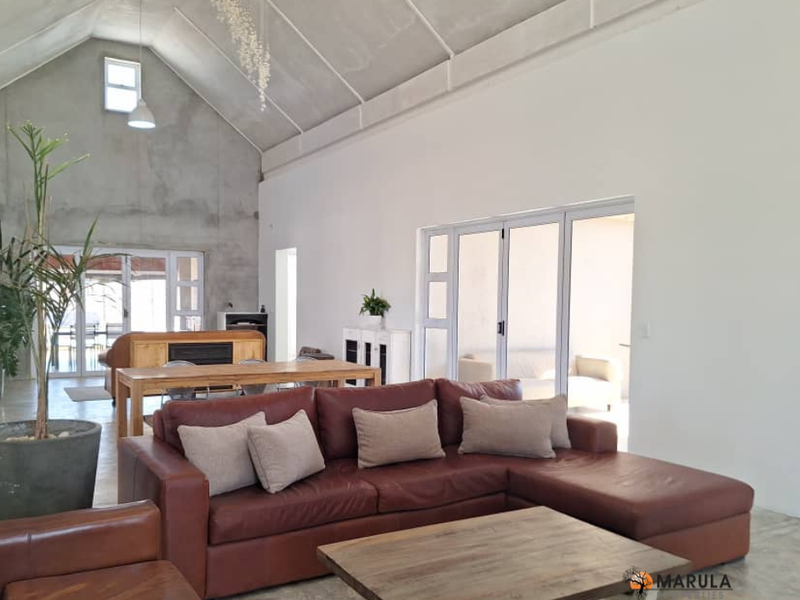 FOR SALE | STYLISH FAMILY HOME | OMEYA ESTATE - Photo 3