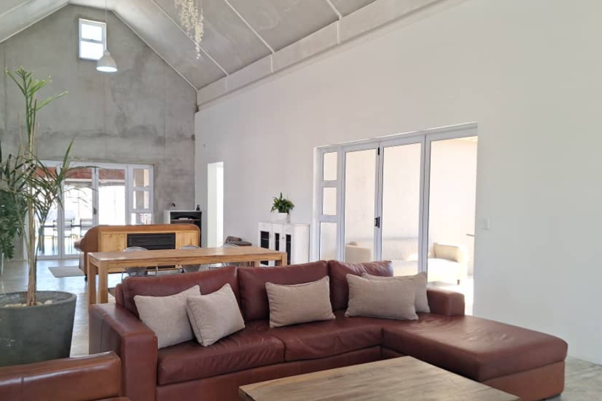 FOR SALE | STYLISH FAMILY HOME | OMEYA ESTATE - Photo 3