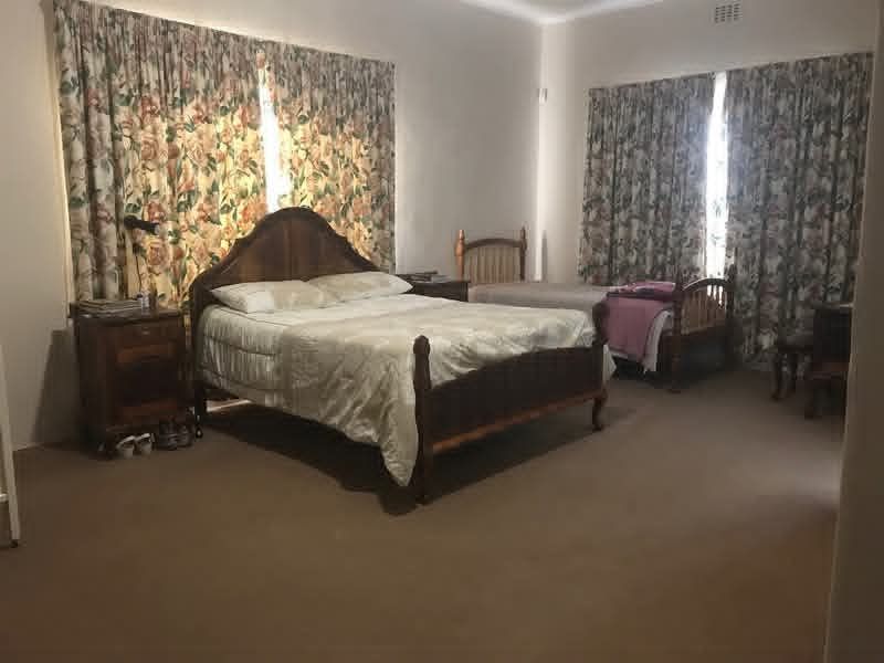 This smallholding is ideal for those seeking a blend of farming potential and a warm family lifestyle in the heart of Omaruru's natural beauty.✨️ - Photo 7