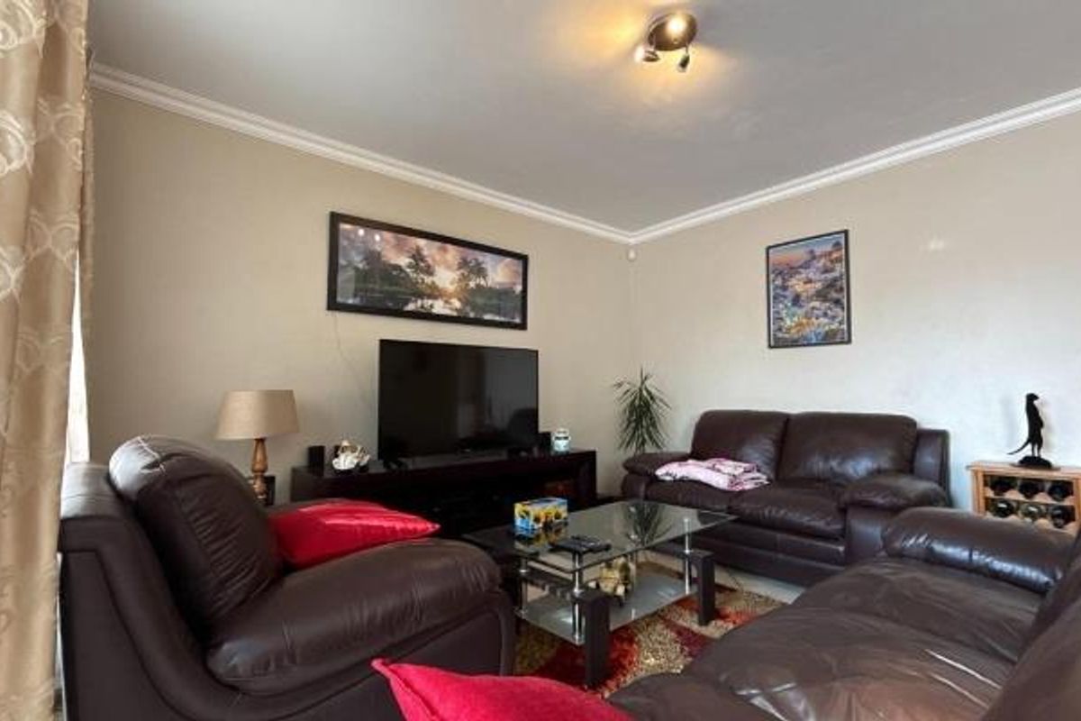 2 Bedroom Townhouse for Sale in Risana - Photo 5