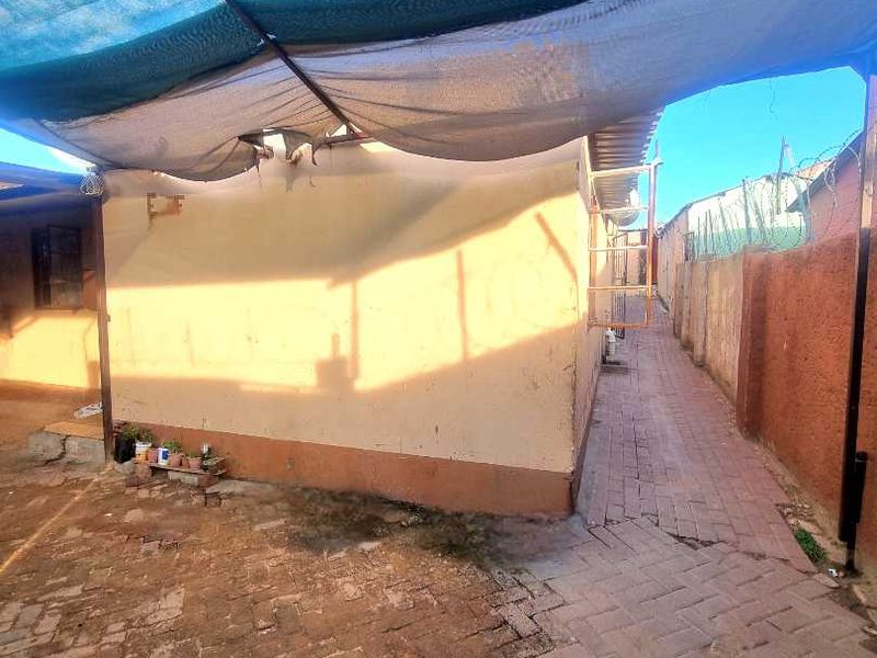 HOUSE FOR SALE IN KATUTURA CENTRAL - Photo 4