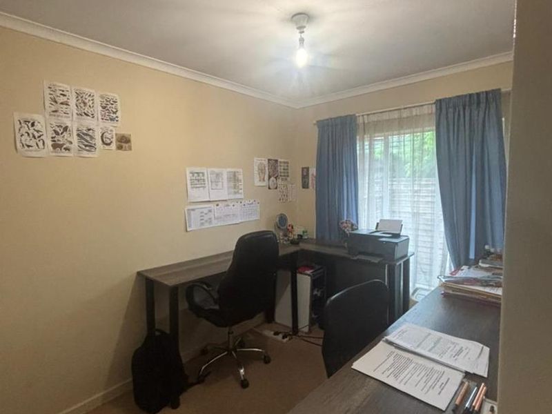 2 Bedroom simplex in Moreleta Park - Photo 10