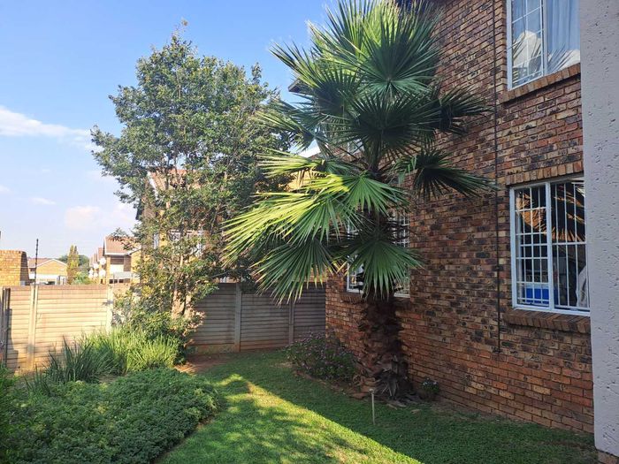 Property #2473515, Apartment For Sale in Highveld