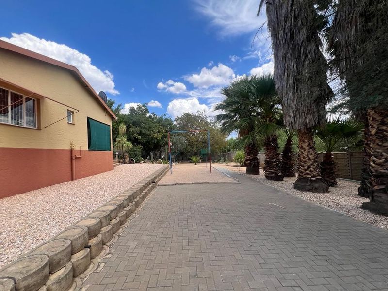 3 Bedroom House For Sale in Pionierspark Ext 1 - Photo 3