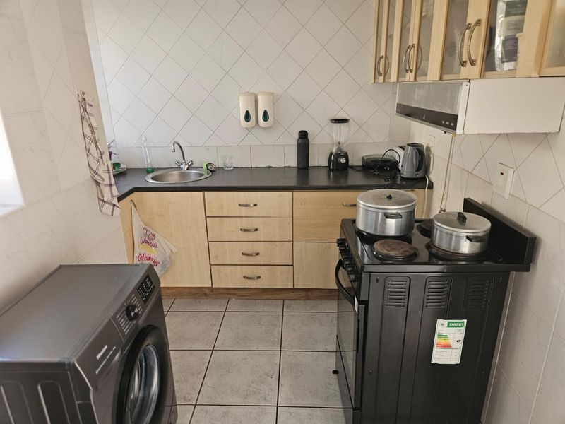 **Cozy 1-Bedroom Unit in Shared Home – Ideal for Single or Couple** - Photo 7