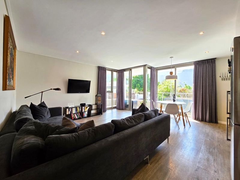 Modern 2-Bedroom Apartment with Magnificent Mountain Views - Photo 6