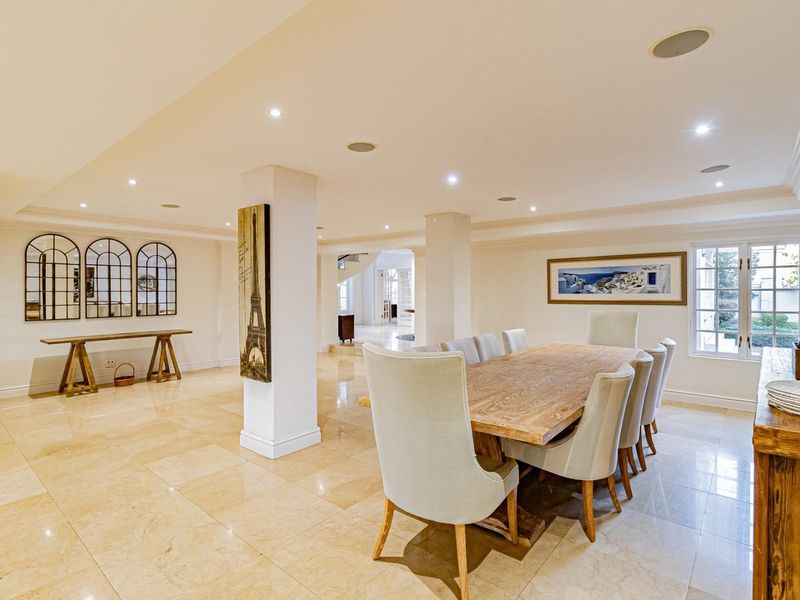 Elegant 5-Bedroom Residence Perfect for Comfort & Style - Photo 7