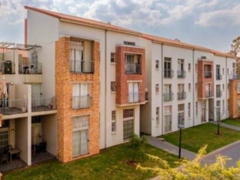 1 Bedroom, 1 Bathroom Loft Apartment in Secure Estate - Close to Wits University - Photo 1