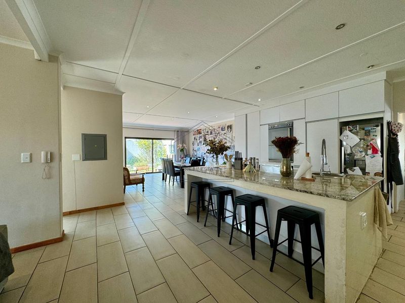 Spacious 5 Bedroom house in prime Meersig Area - Photo 8