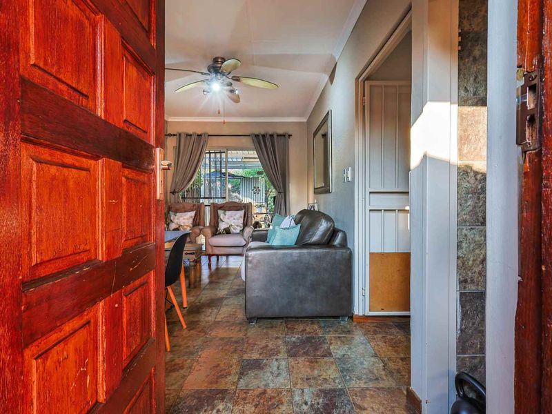 CHARMING TWO-BEDROOM DUET – COMFORTABLE LIVING IN THE HEART OF ELARDUSPARK - Photo 4