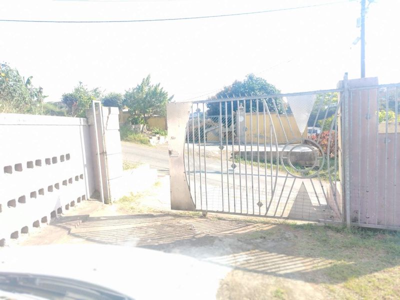 HOUSE AND COTTAGE FOR SALE UMLAZI A - Photo 5