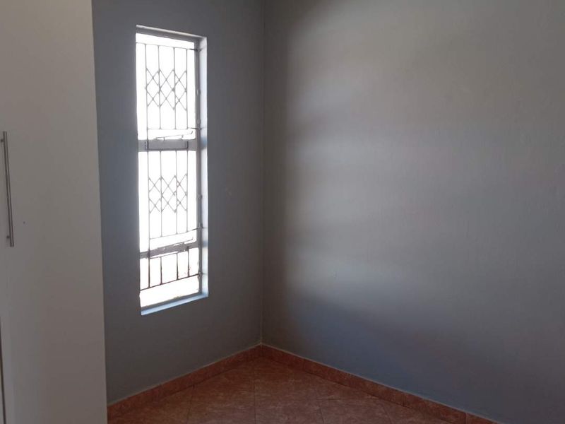 Glenway estate house for sale - Photo 10