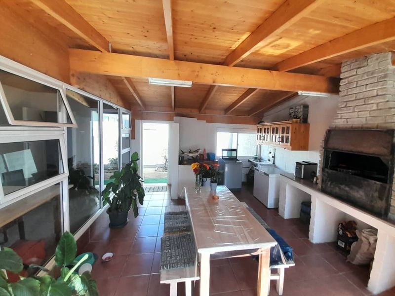 SPACIOUS APARTMENT IN A SAFE COMPLEX! - Photo 3