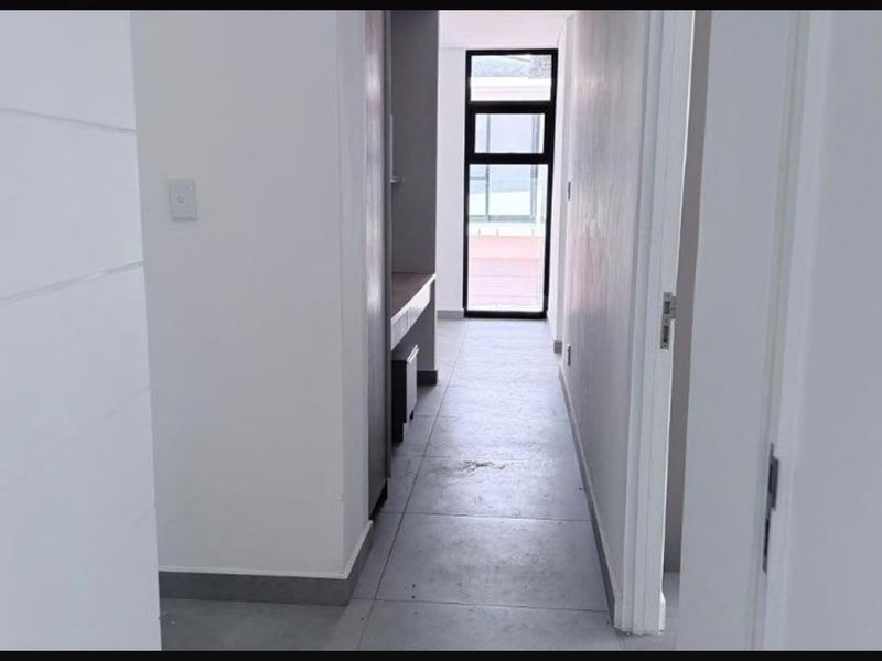 LUXURIOUS 3 BEDROOM PENTHOUSE TO LET IN THE WELL-SOUGHT AFTER AUASBLICK NEIGHBORHOOD - Photo 7
