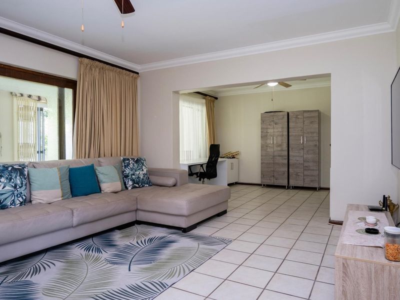 Spacious Townhouse in Ballito - Photo 7