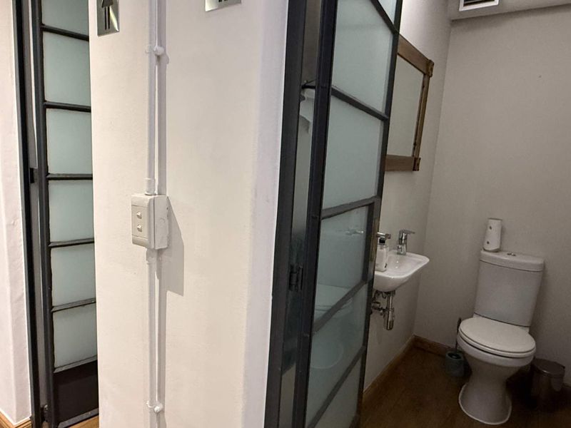 Dual Entrance 346m2 unit to let in De Waterkant - Photo 4