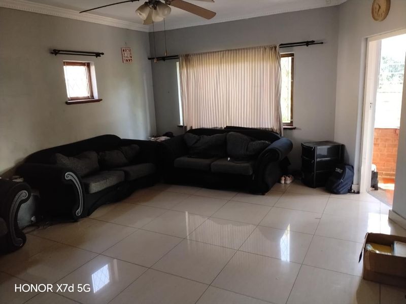 3- bedroom house with large garden. - Photo 6