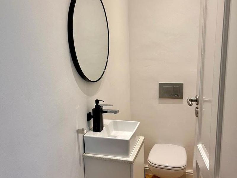 Elegant Victorian Luxury 2 bedroom/2,5 bathroom furnished cottage, Sea Point - Photo 9
