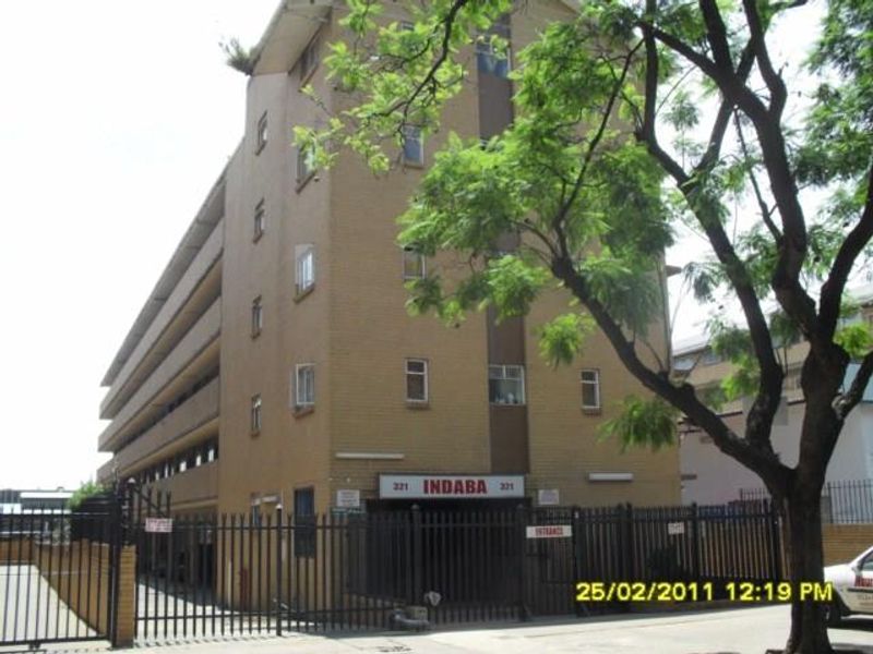 ROOM AVAILABLE IN PRETORIA WEST : 1 AUGUST 2026 - Photo 1