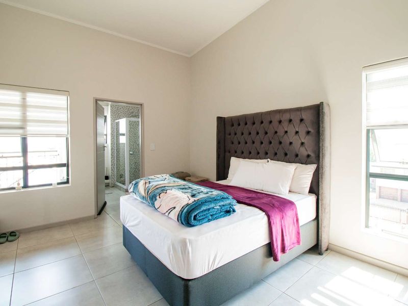 Welcome Home to Your Modern Two Bedroom Apartment! - Photo 9