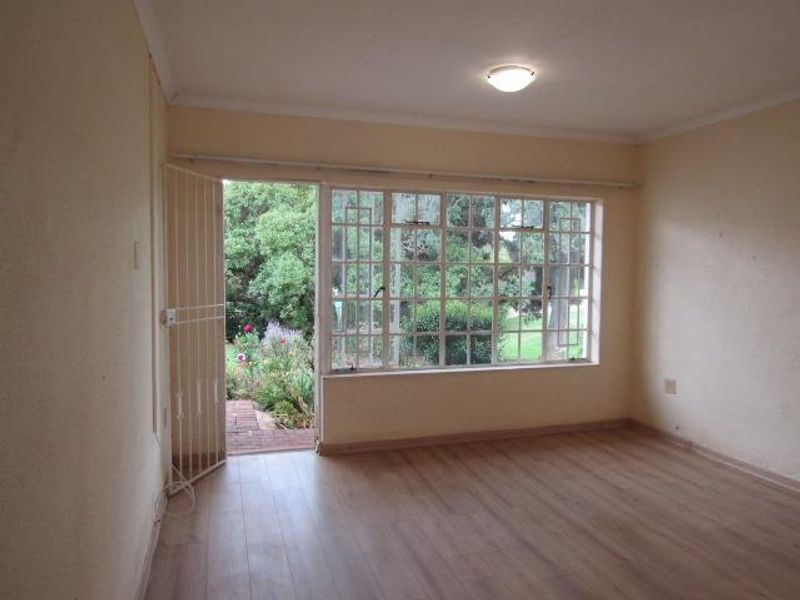 Charming Life Right Bedsitter in Eden Village Helderkruin. - Photo 2