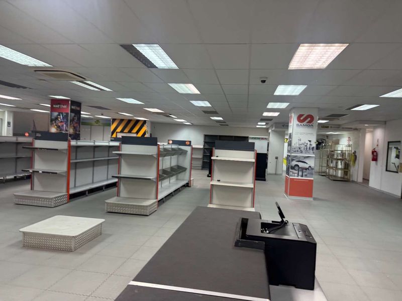 MASSIVE LEESE SPACE AVAILABLE - Photo 2