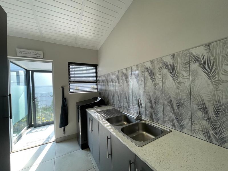 December Holiday Getaway in Mossel Bay, Island View - Sleeps 7 - Min 4 night stay - Photo 9
