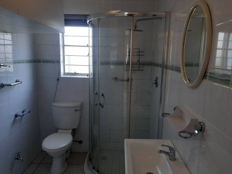 2 Bedroom Ground Floor Unit R620000 - Photo 10