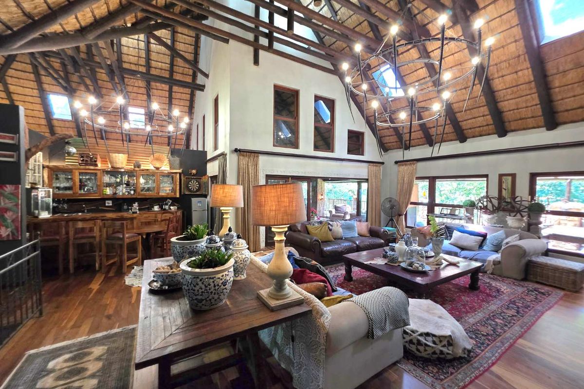 African-Lodge Lifestyle in Kloof Golf Course SRA – Unique, Luxurious and Exceptionally Well-Located - Photo 3