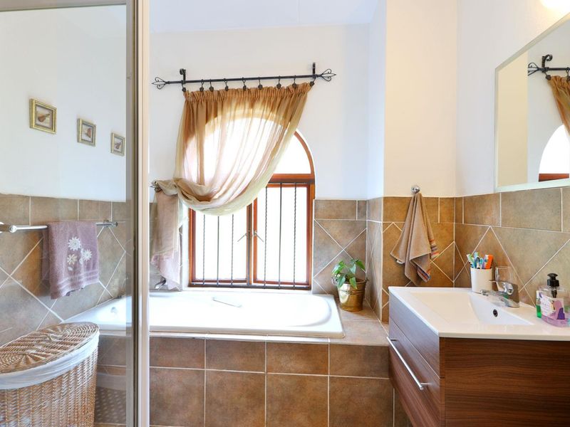 Best Value 2 beds, 2 baths, garage - Photo 10