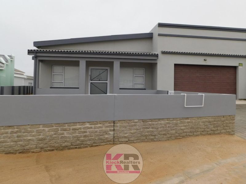 3 Bedroom Home For Sale In Sun Bay (Henties Bay) Not to be Missed!!! - Photo 3