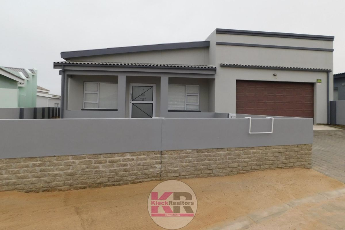 3 Bedroom Home For Sale In Sun Bay (Henties Bay) Not to be Missed!!! - Photo 3