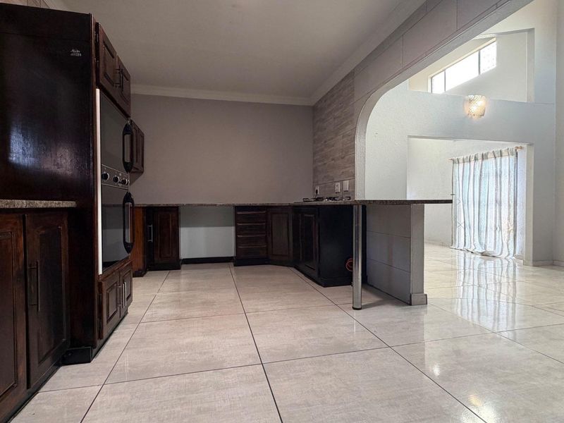 3-Bedroom Family Home to Rent in Klipportjie, Boksburg - Photo 8