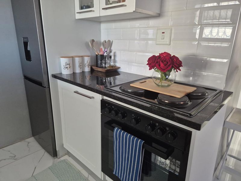 Clayville R 910 000- Beautiful Family Home - Photo 9