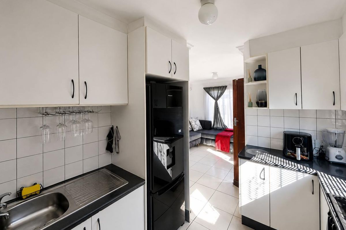 **Charming 2-Bedroom spacious yard home for sale in Roodekop - Photo 3