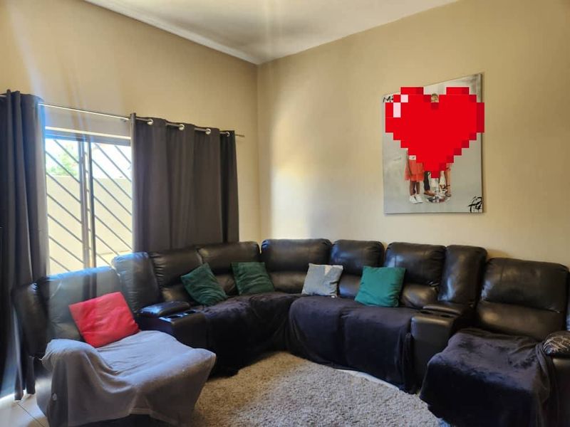 3 Bedroom Townhouse For Sale in Wanaheda - Photo 4