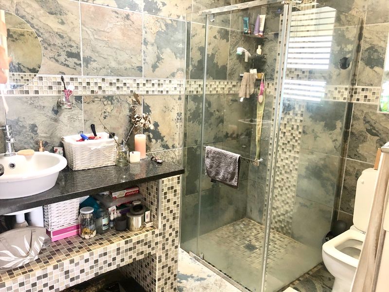 LOEVENSTEIN RENTAL - 3 BEDROOM - Photo 10
