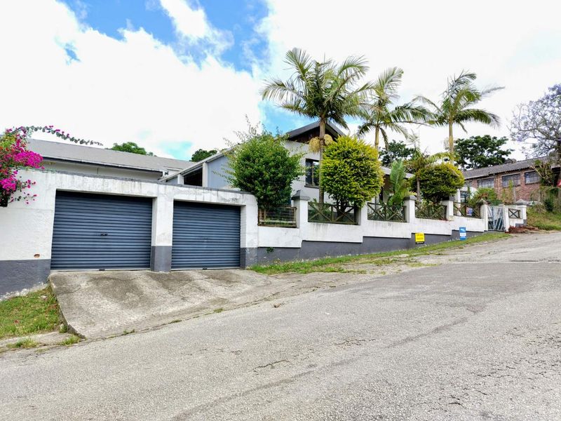 CHARMING HOME FULL OF POTENTIAL AND OLD WORLD WARMTH - Photo 2