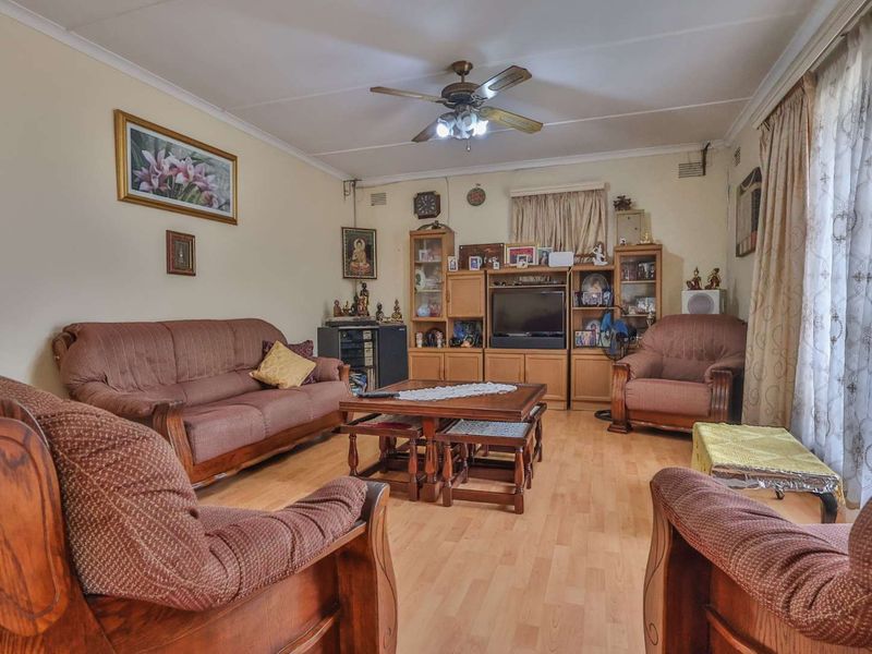 4 Bedroom Family Home in a Private Cul-de-Sac in Isipingo Hills - Photo 4