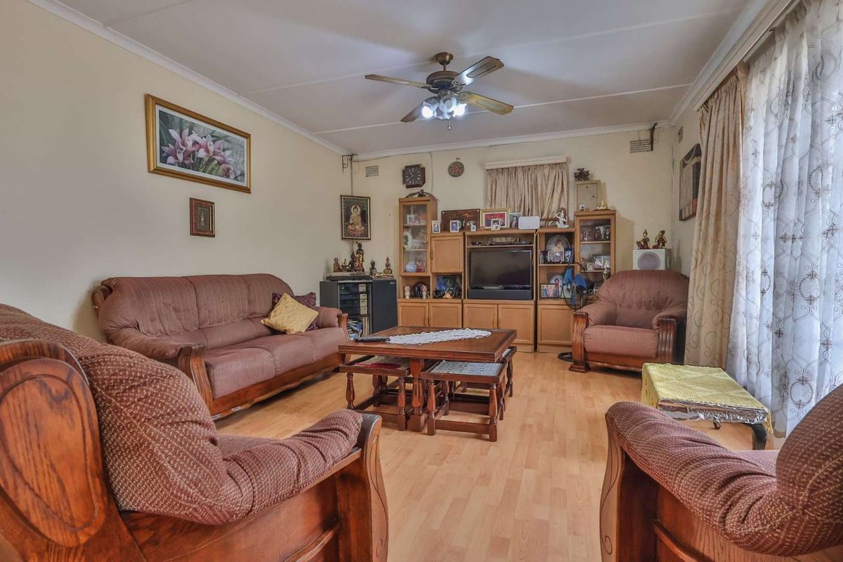 4 Bedroom Family Home in a Private Cul-de-Sac in Isipingo Hills - Photo 4