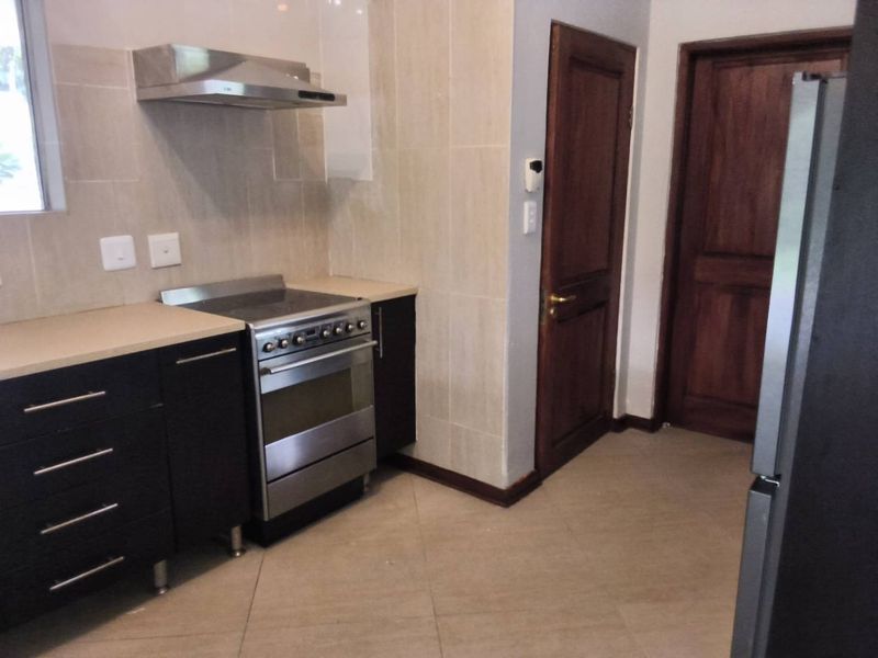 Flatlet/Cottage To Let - Bryanston - Photo 6