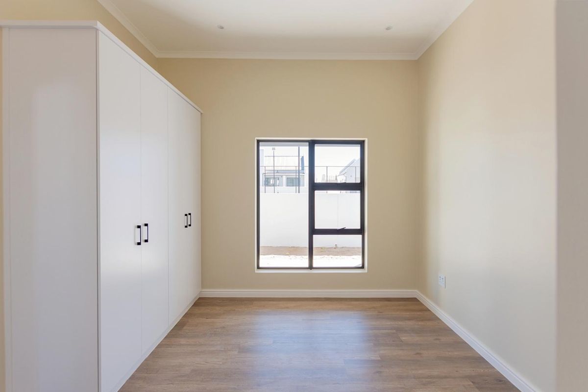 Brand-new 2-bedroom home in Villa Del Mare, Langebaan. - Photo 4