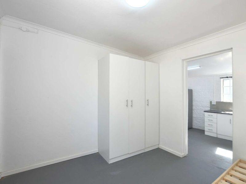 One Bedroom Garden Cottage To Let - Photo 2