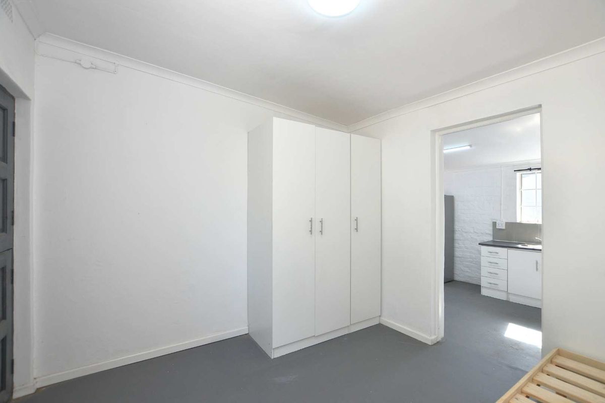 One Bedroom Garden Cottage To Let - Photo 2