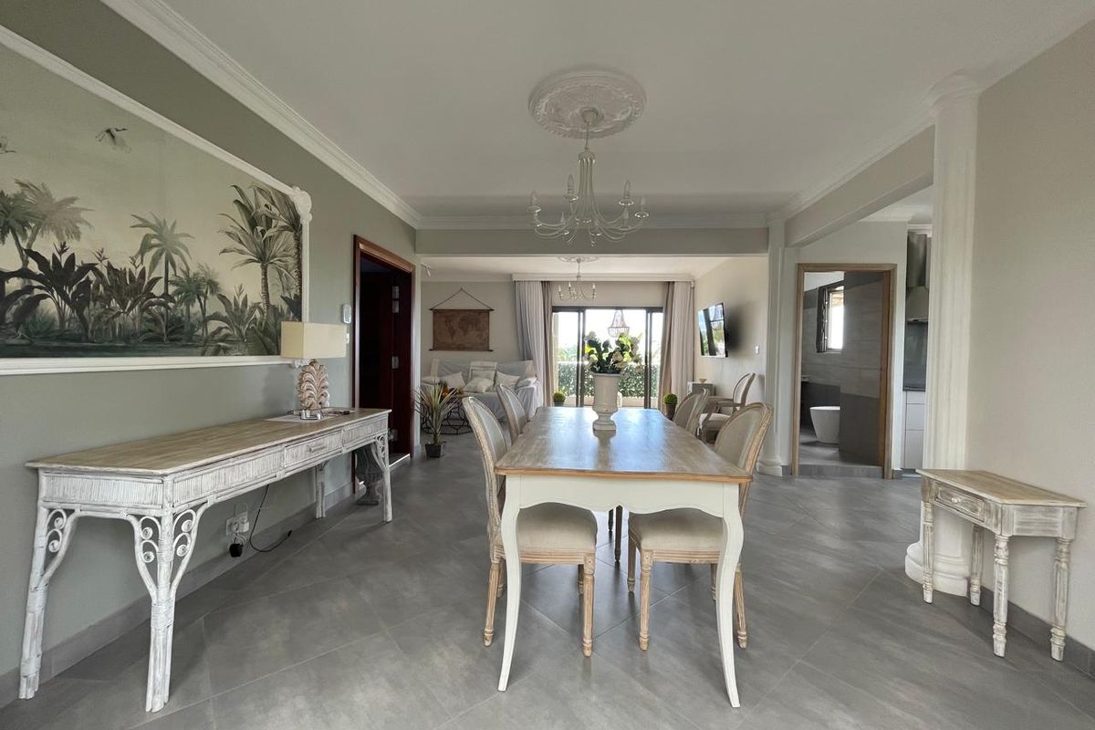 Exceptional Duplex Penthouse: 259 m2 Just 200m from the Beach - Photo 3